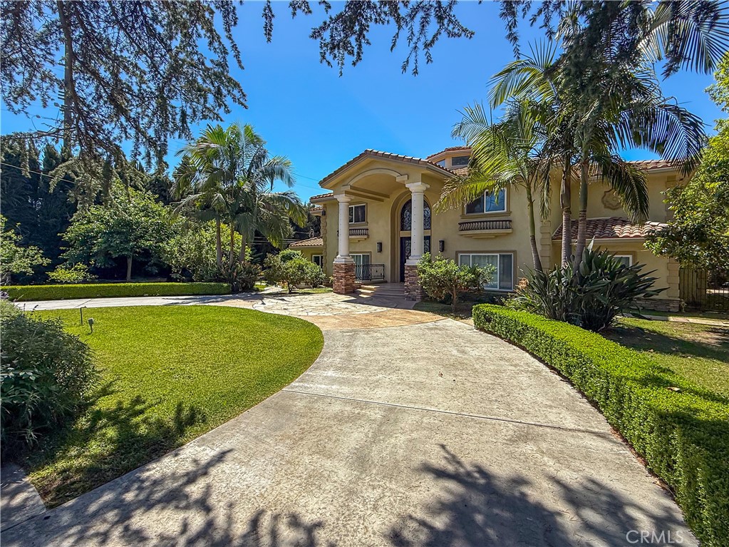 202 W Lemon Avenue