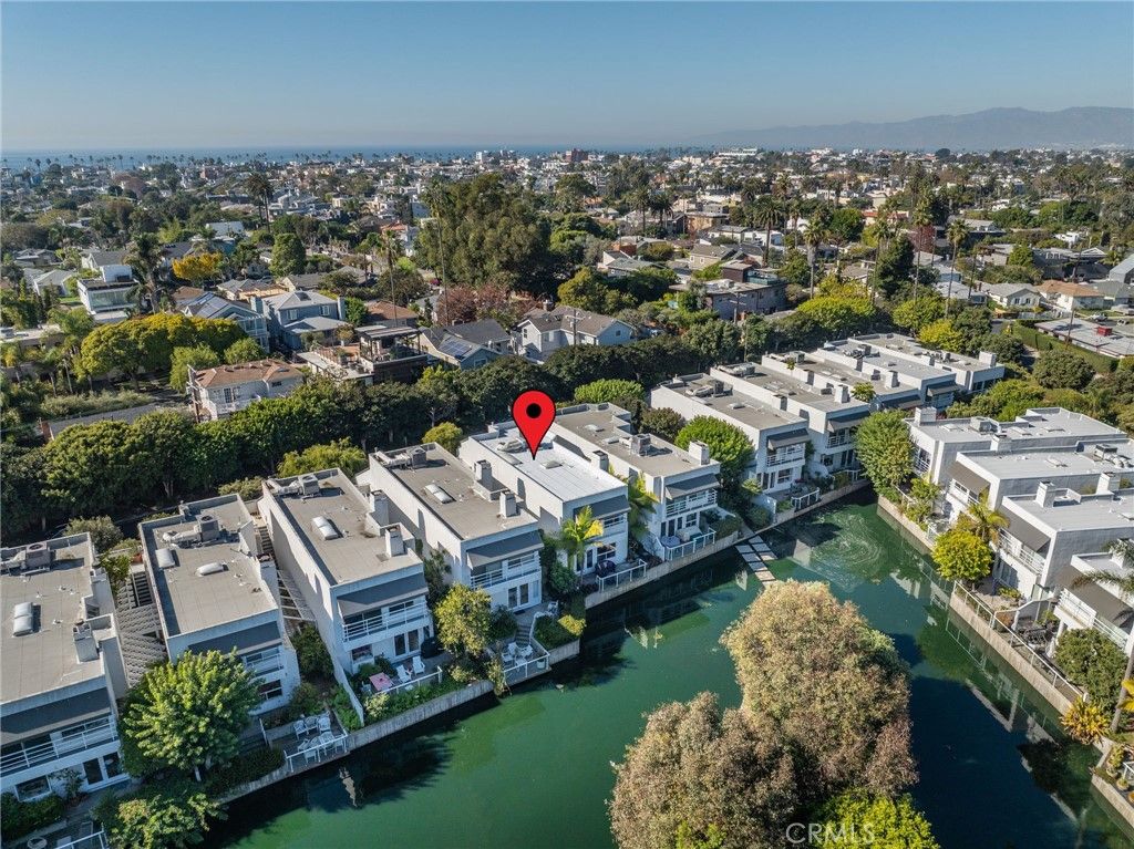 Photo of 620 Harbor Street #6, Venice, CA 90291 (MLS # DW26017840)