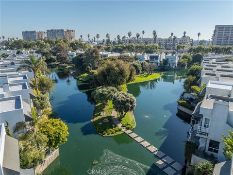 Photo of 620 Harbor Street #6, Venice, CA 90291 (MLS # DW26017840)