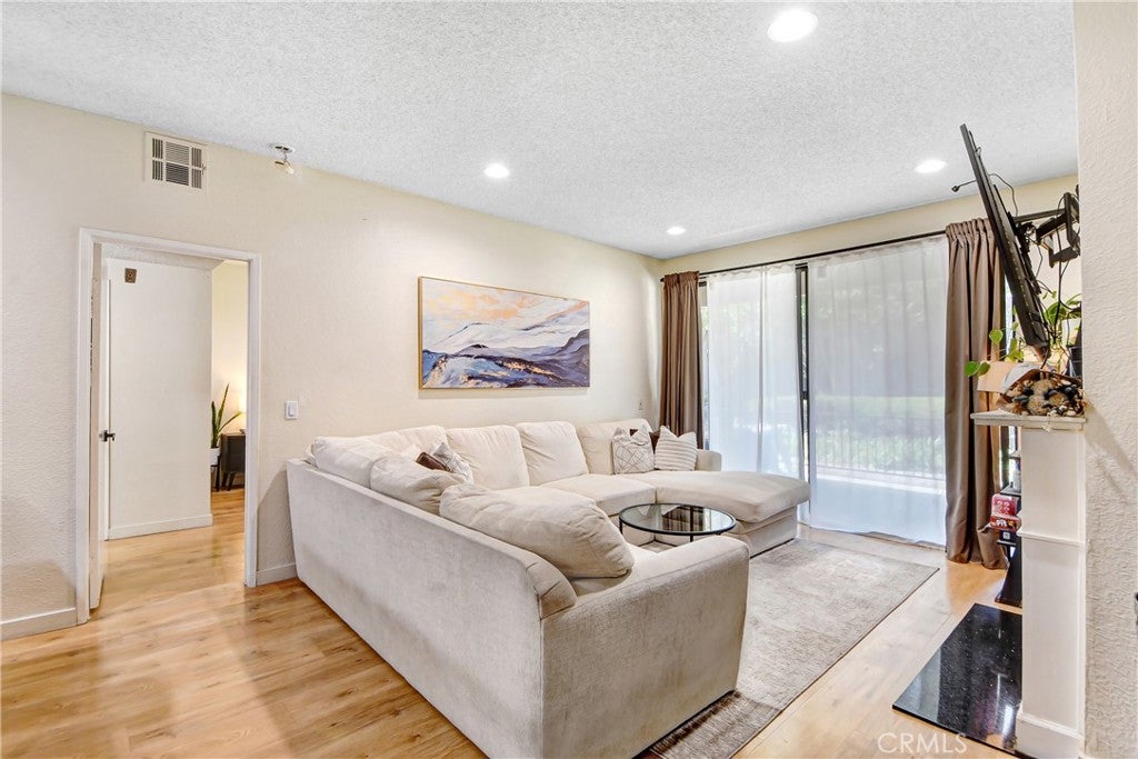 10610 Lakeside Drive N 209