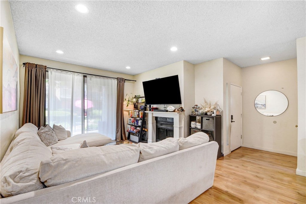 10610 Lakeside Drive N 209