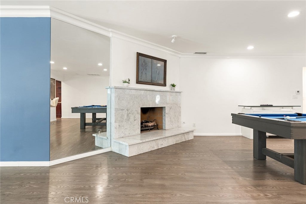 13042 Aetna Street