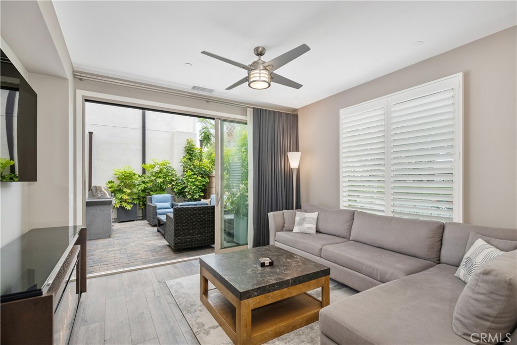 5371 Pacific Terrace