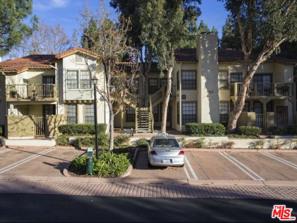Virtual tours are available! This beautiful 2bd/2ba apartment home is available 8.3.25 but may be pre-leased immediately! This apartment home features lofty nine-foot ceilings, spacious closets, and huge patios and balconies. For dog lovers, this community offers a private off-leash dog park that allows for ample run and play space for any pet! This apartment home offers a breakfast bar and built-in microwave, cable ready outlets, ceiling fan, central air and heat, dishwasher, disposal, extra storage, extra storage on patios and balconies, gas range, in-unit washer dryer, refrigerator, skylight, and window coverings. The community offers BBQ areas, clubhouse and resident lounge with wifi, fitness center with personal entertainment, on-site maintenance, swimming pool, and two spas! If beautiful scenery is your cup of tea, come visit this wonderful community and you will want to make it your home!