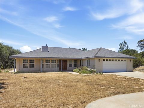 Photo of 31490 Kennedy RD, Coarsegold, CA 93614 (MLS # FR26121533)