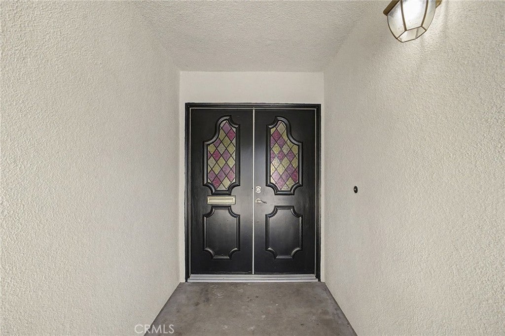 834 W 8th Street