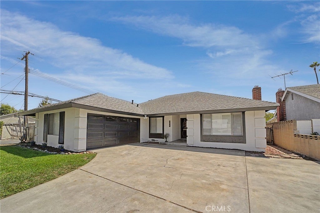 834 W 8th Street