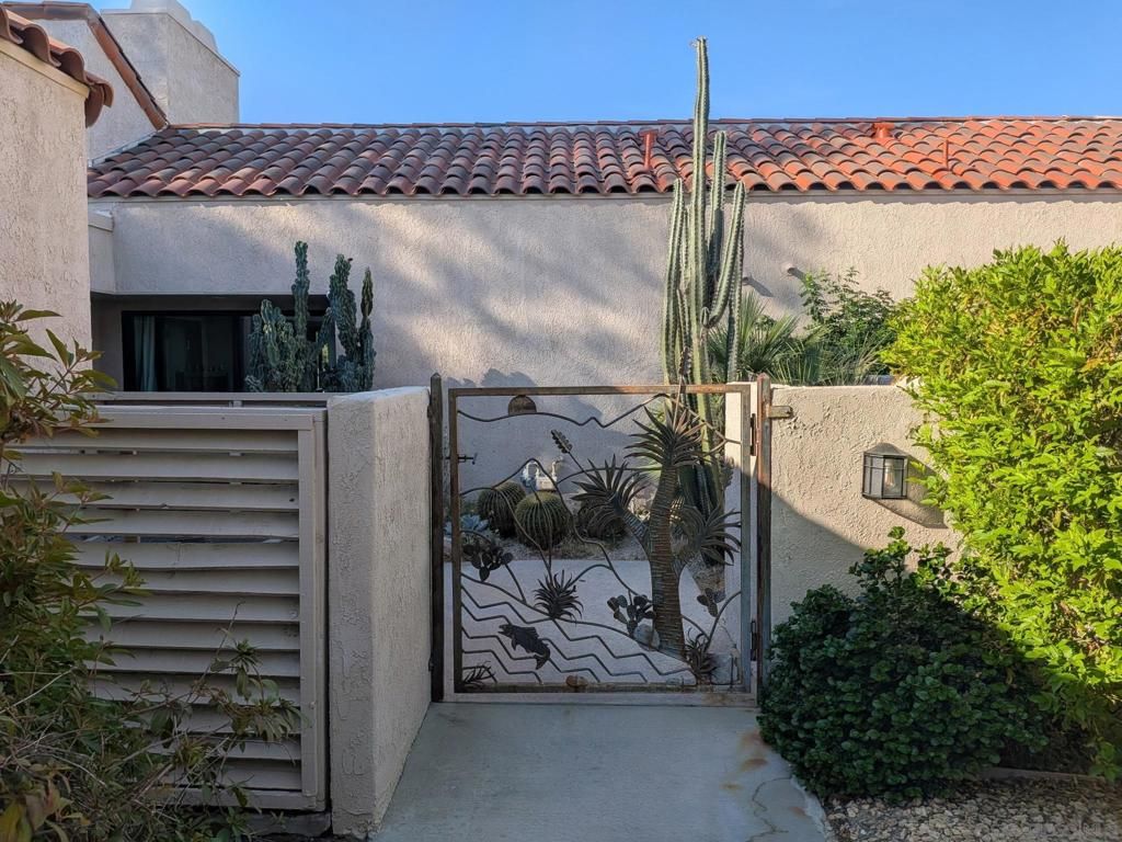 Photo of 359 Wimbledon Drive Dr, Rancho Mirage, CA 92270 (MLS # 260006099SD)