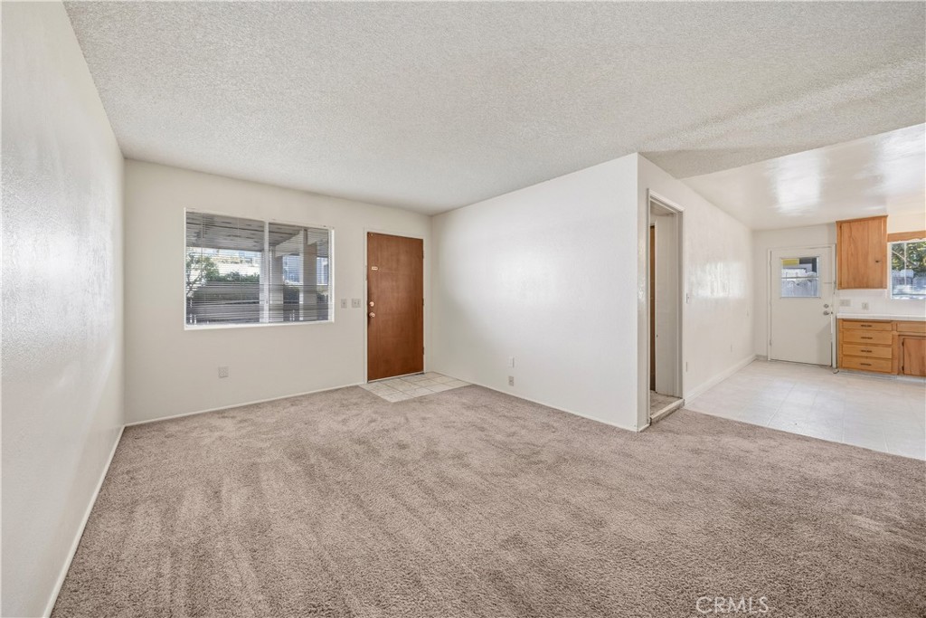 2479 Hemlock Avenue