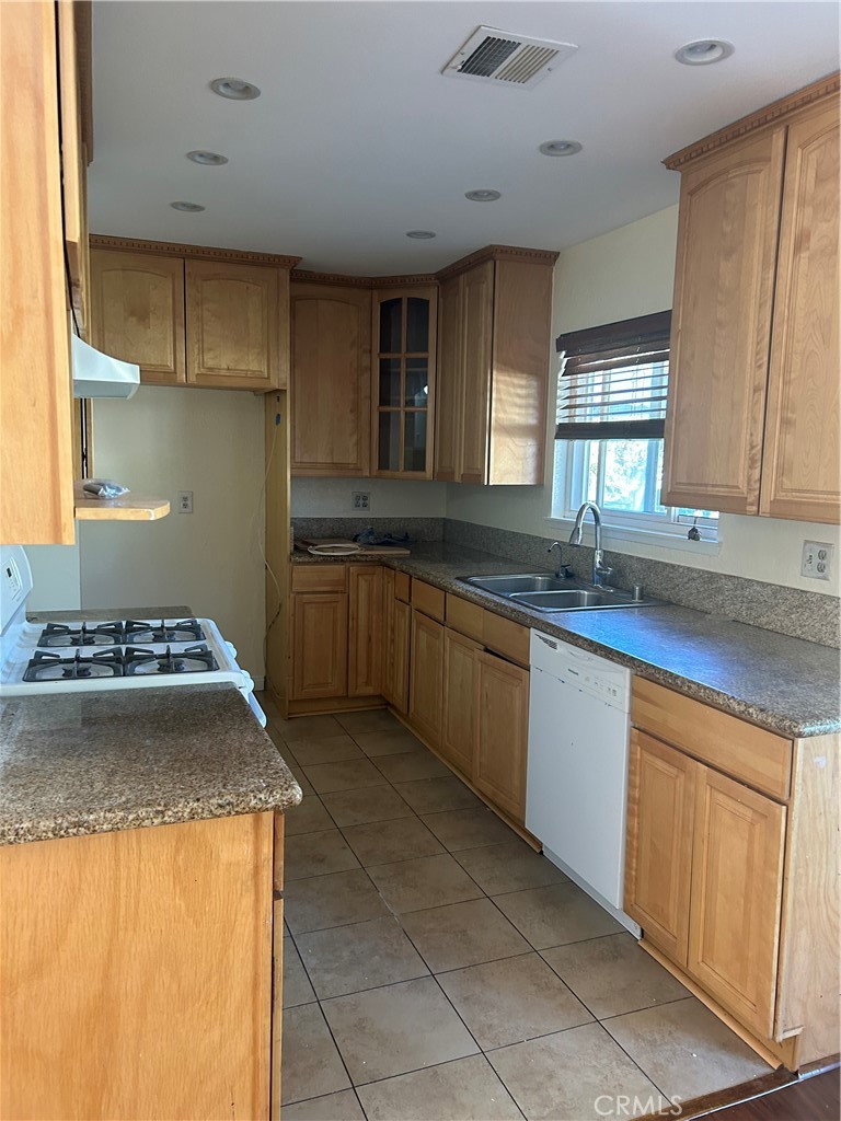 Highland Greens Community - Residential Lease