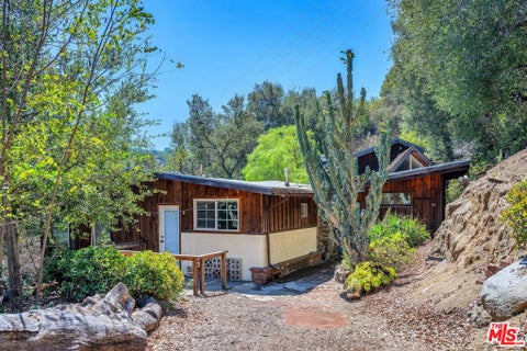 Photo of 2519 Horse Shoe Canyon Road, Los Angeles, CA 90046 (MLS # 26987401)