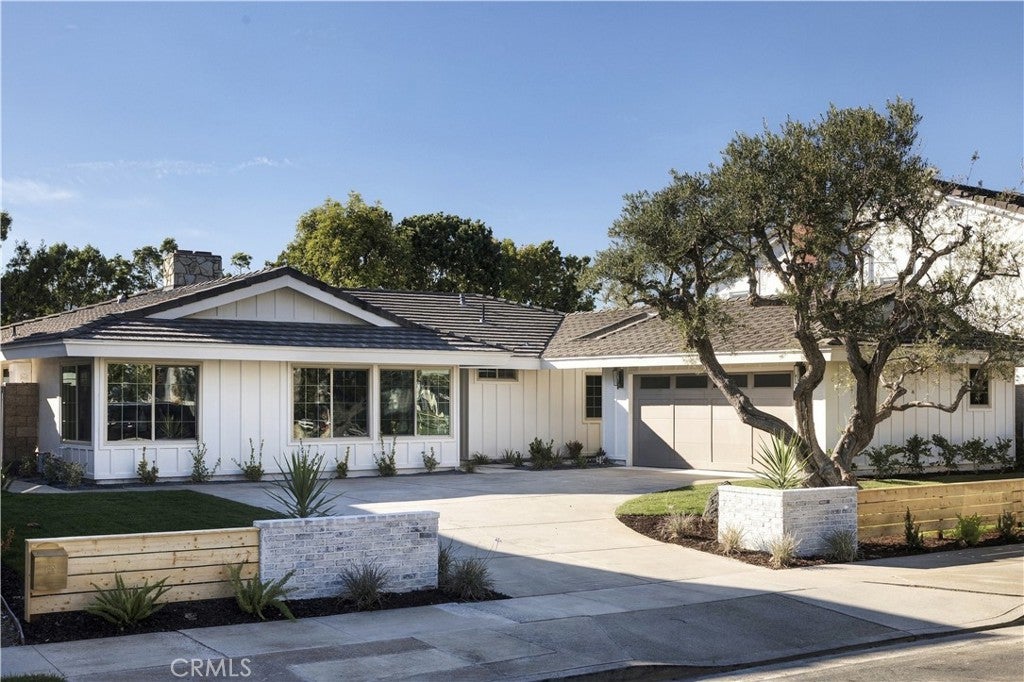 Photo of 1907 Leeward Ln, Newport Beach, CA 92660 (MLS # PW26219095)
