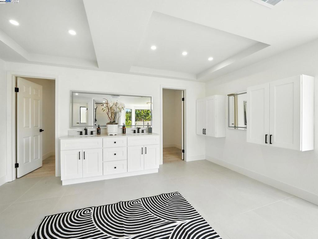 COUNTRY FAIR - Residential
