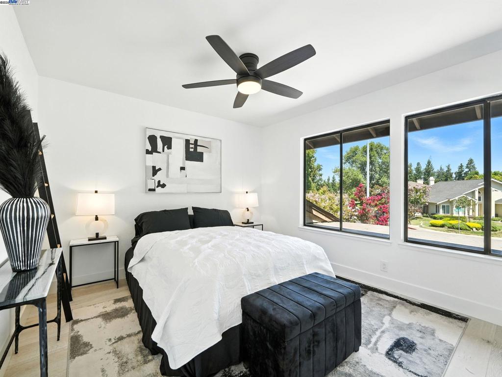 COUNTRY FAIR - Residential