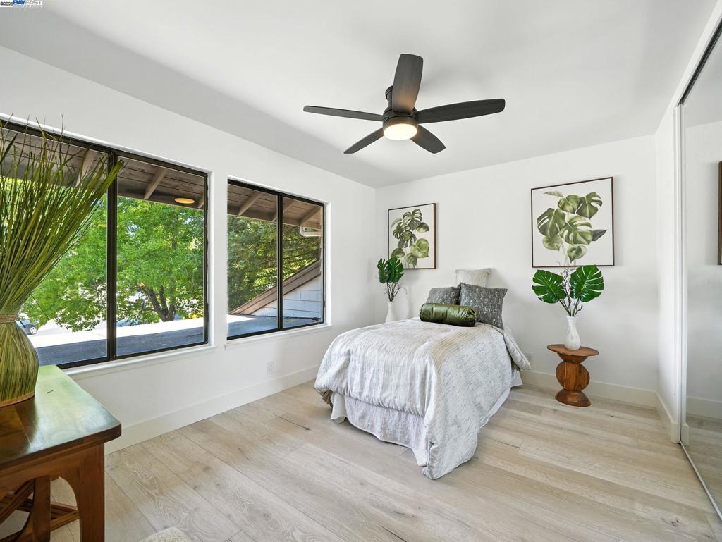 COUNTRY FAIR - Residential