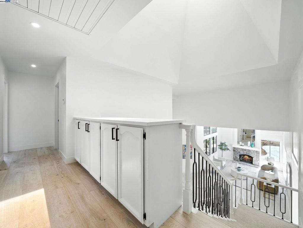 COUNTRY FAIR - Residential