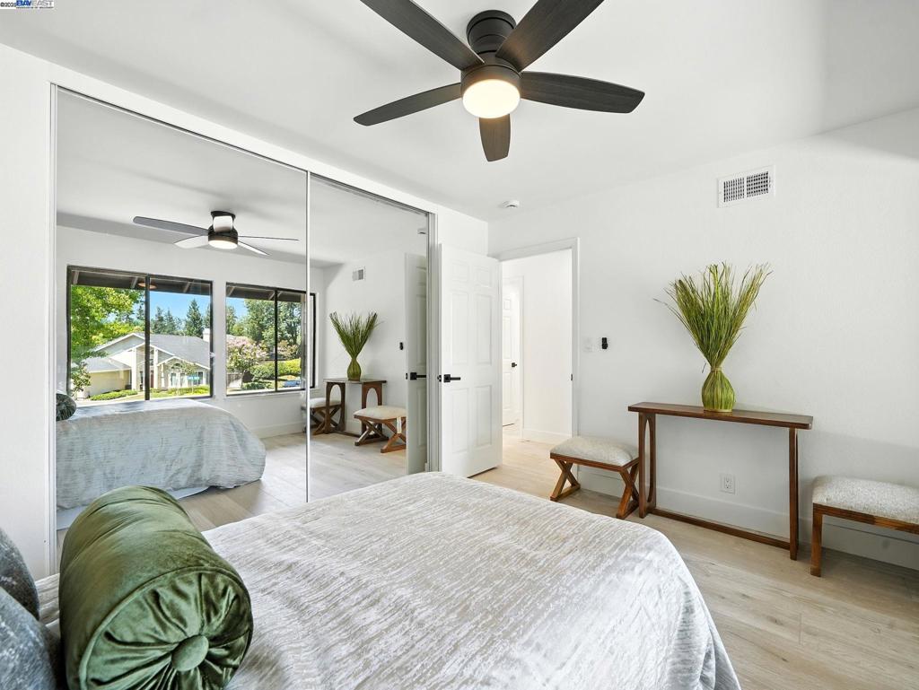 COUNTRY FAIR - Residential