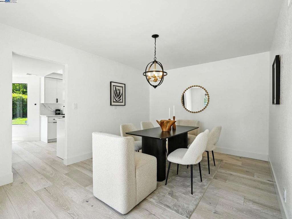 COUNTRY FAIR - Residential