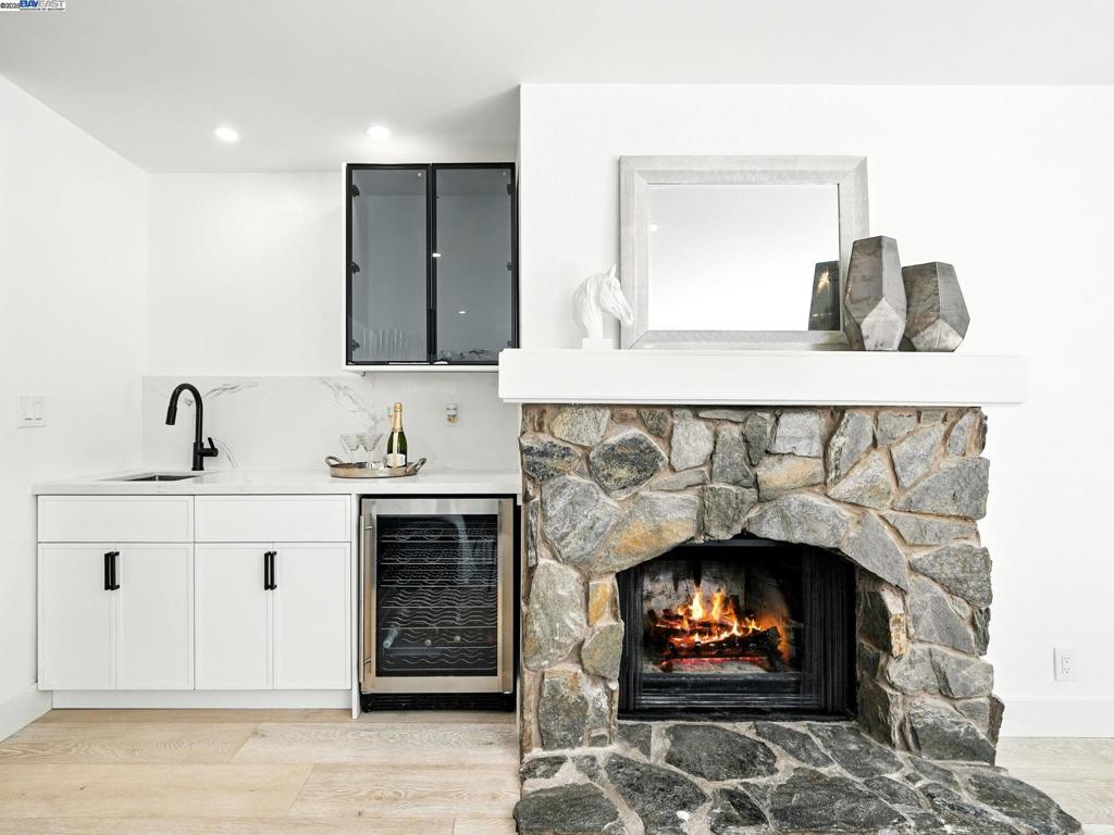 COUNTRY FAIR - Residential