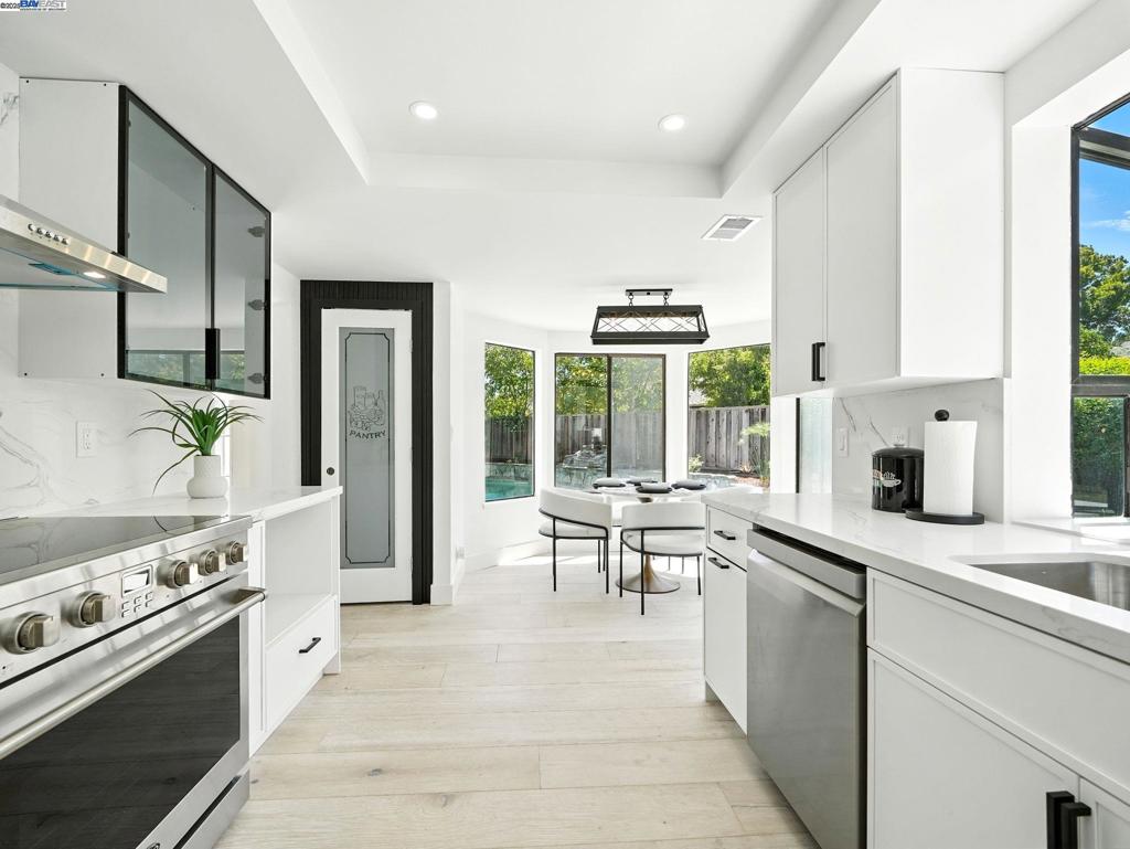 COUNTRY FAIR - Residential