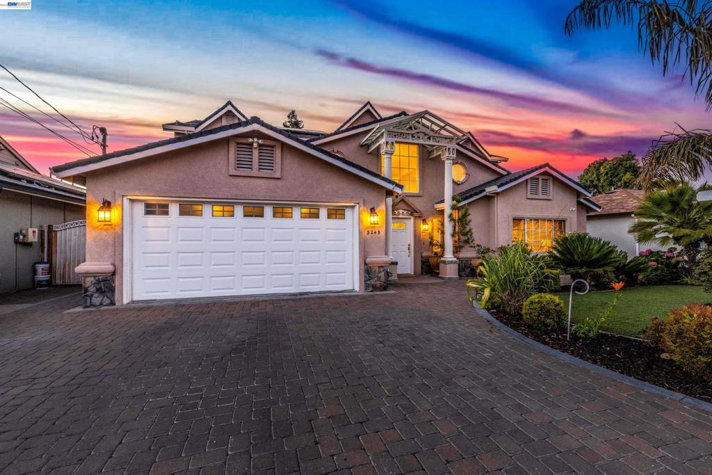 3249 Greenwood Dr
