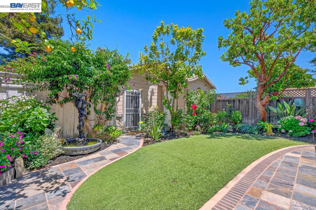 3249 Greenwood Dr