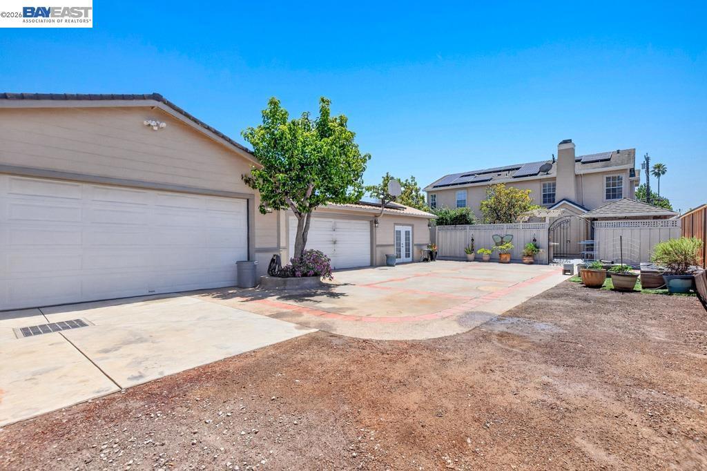 3249 Greenwood Dr