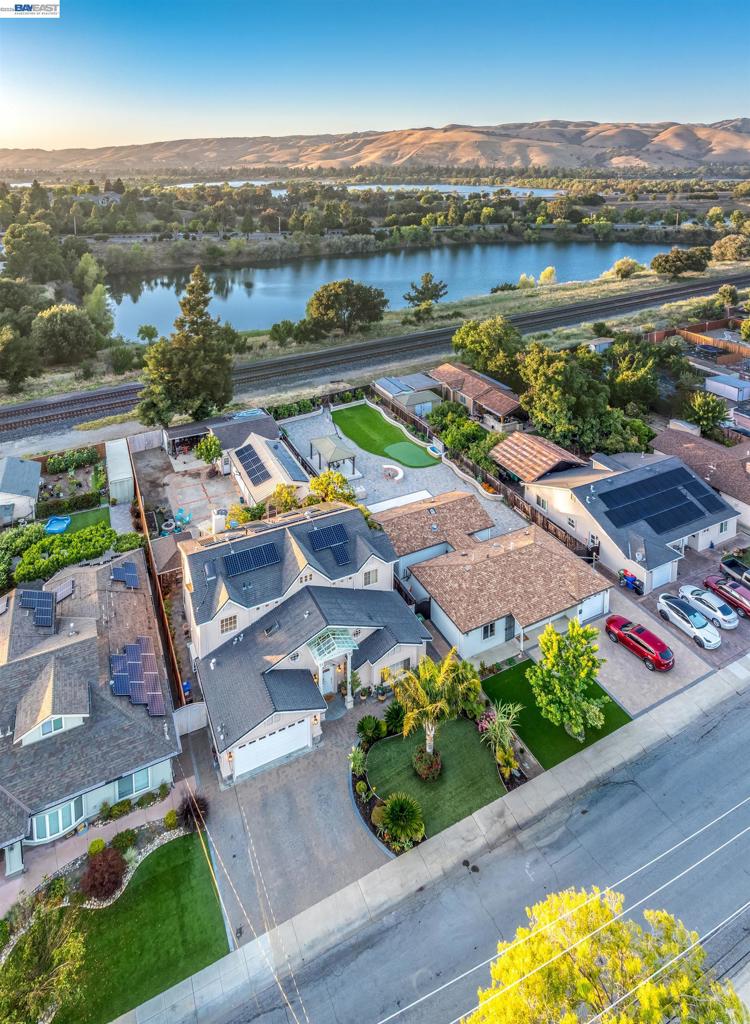 3249 Greenwood Dr