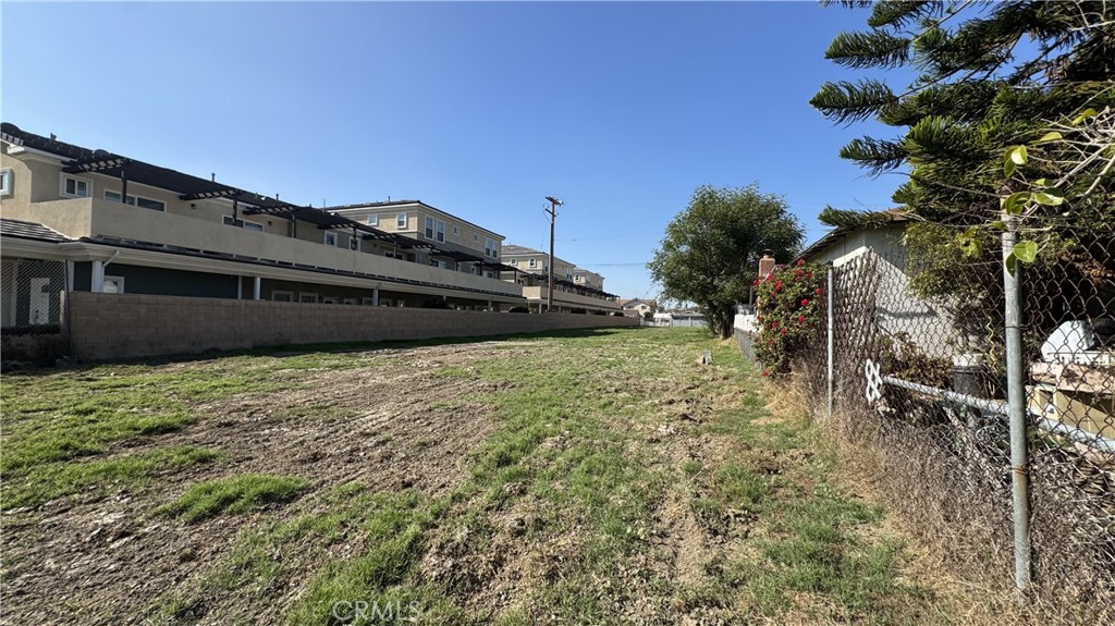 Properties 2 20723 Elaine