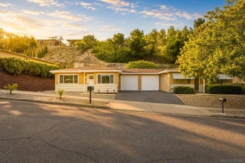 Photo of 3746 Gail Dr DR, Oceanside, CA 92056 (MLS # 260015515SD)