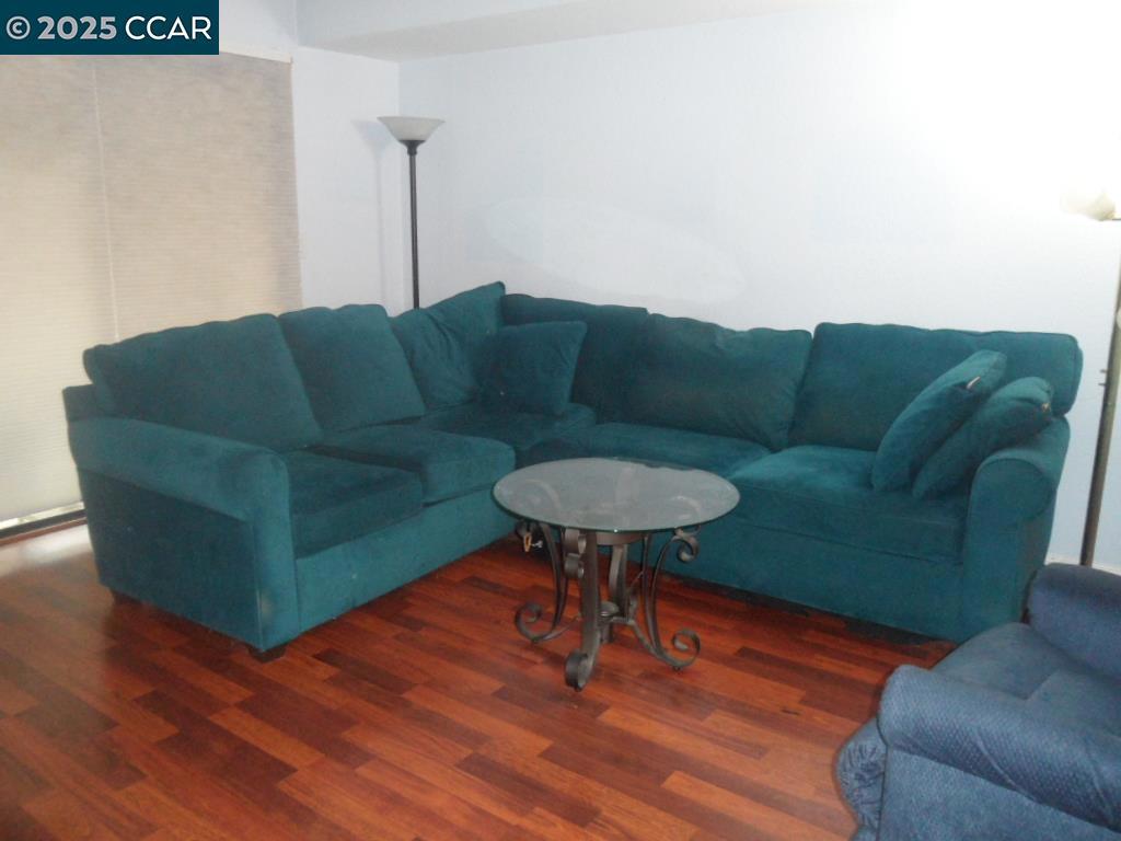 MUIR MANOR - Residential