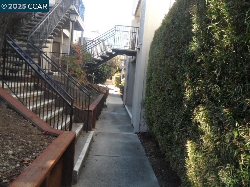 MUIR MANOR - Residential