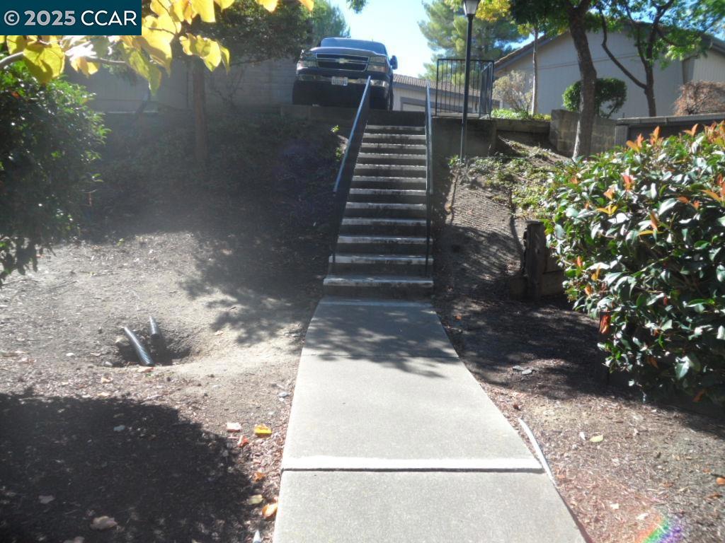 MUIR MANOR - Residential