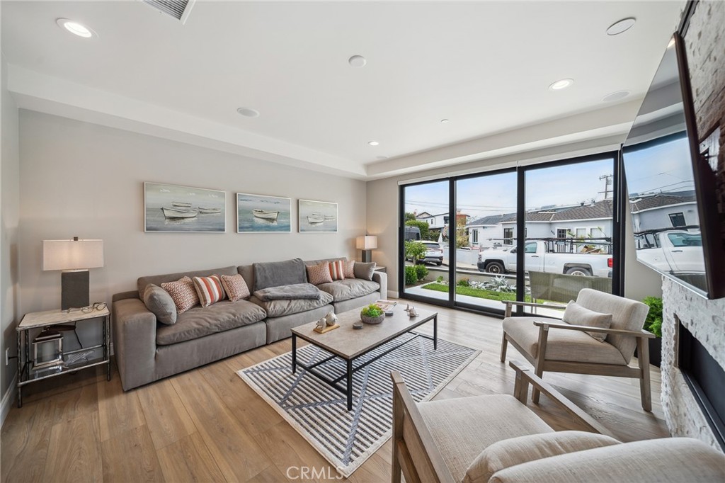 West Newport Beach (WSNB) - Residential Income