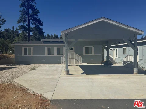 MLS: 26873431