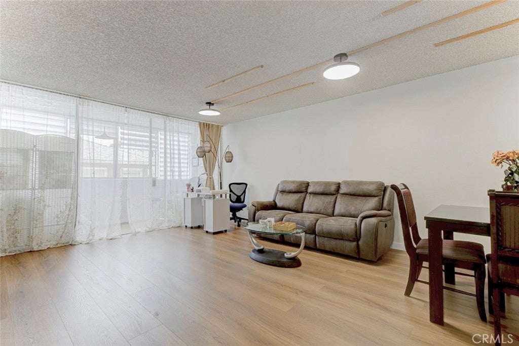 125 W Mountain Street 216