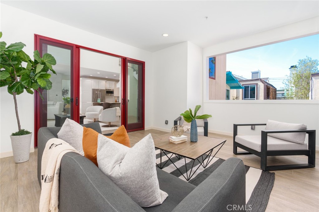 Corona del Mar South of PCH (CDMS) - Residential Lease