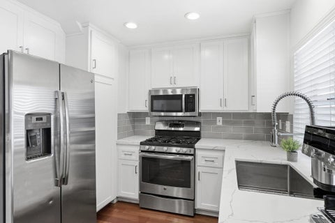 Photo of 10060 Scripps Vista Way Way #39, San Diego, CA 92131 (MLS # 260020406SD)