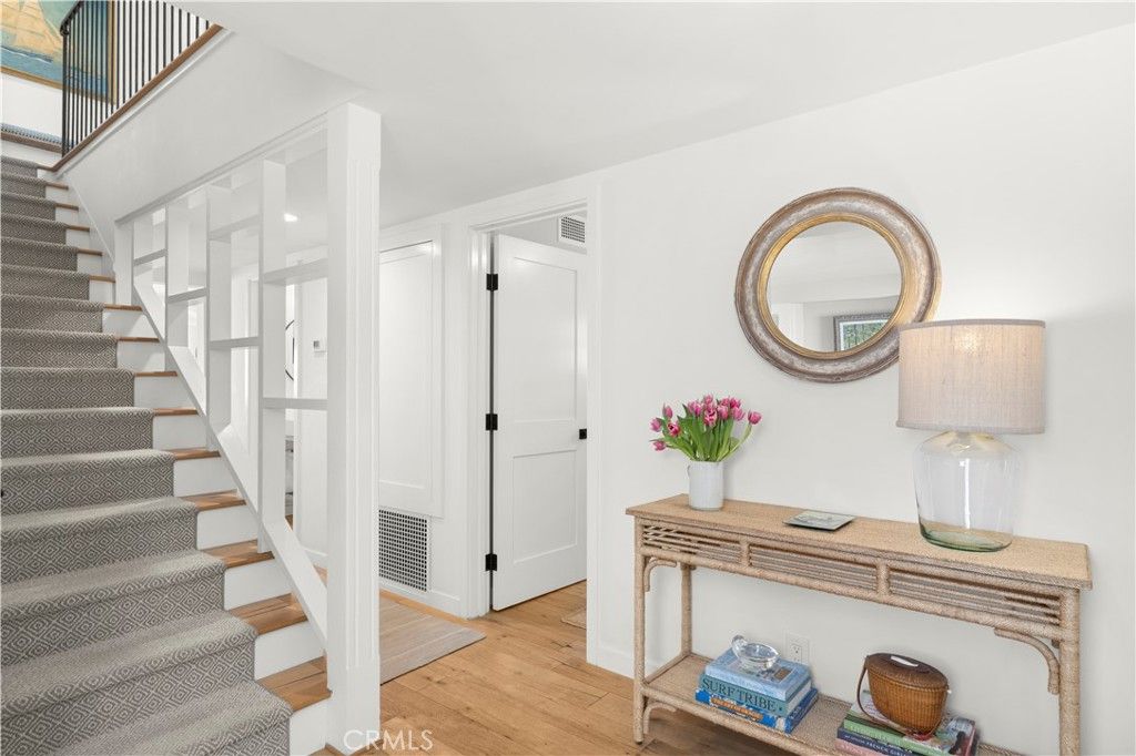 Photo of 213 Via Mentone, Newport Beach, CA 92663 (MLS # NP26060390)