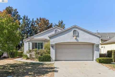 Photo of 401 Edgewood Dr DR, Rio Vista, CA 94571 (MLS # 41148859)