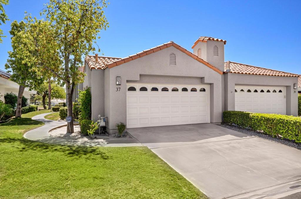 37 Colonial Drive