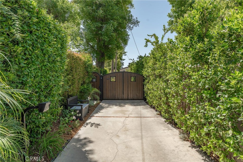 22702 Califa Street