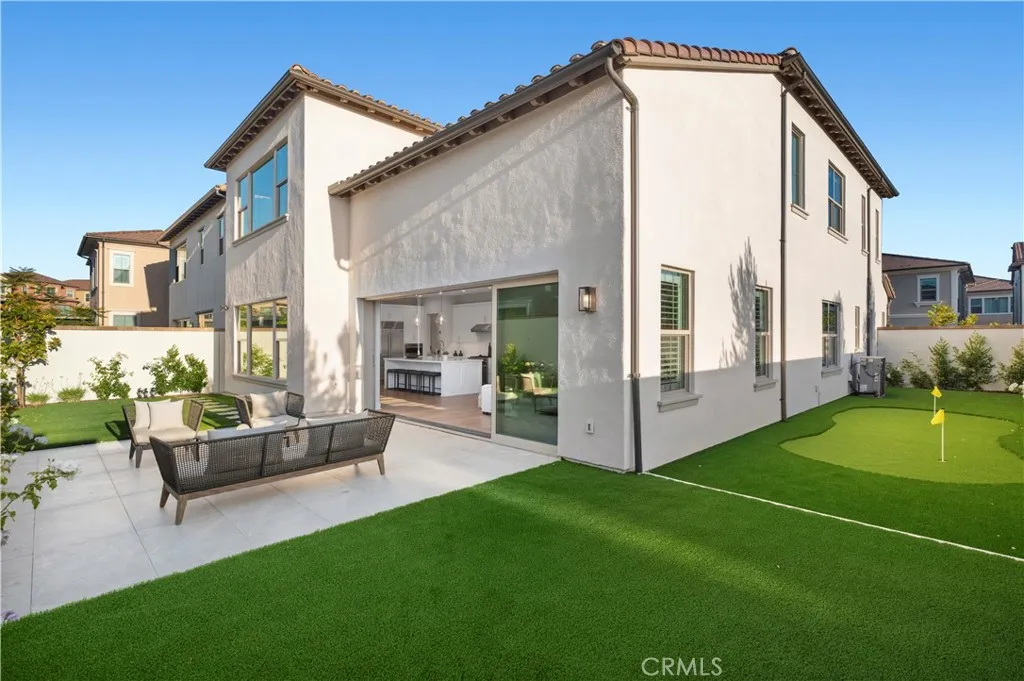 Irvine, California 92618, United States, 4 Bedrooms Bedrooms, ,5 BathroomsBathrooms,Residential,Active,171385