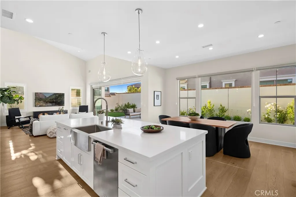 Irvine, California 92618, United States, 4 Bedrooms Bedrooms, ,5 BathroomsBathrooms,Residential,Active,171385