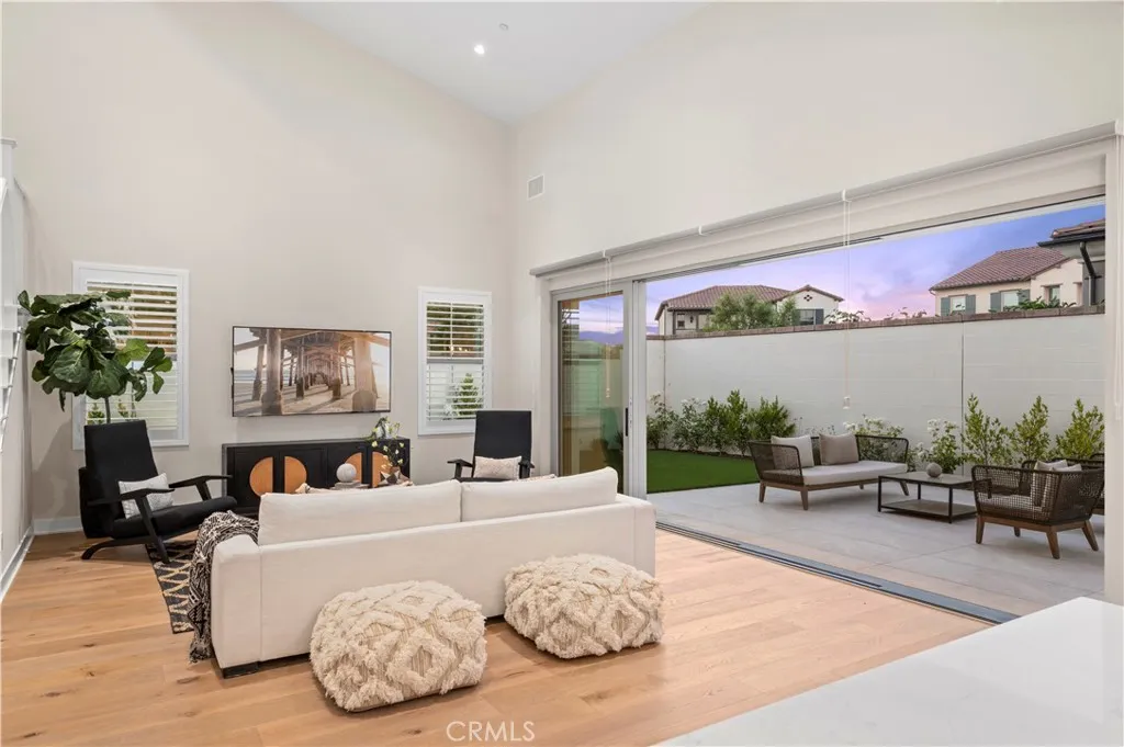 Irvine, California 92618, United States, 4 Bedrooms Bedrooms, ,5 BathroomsBathrooms,Residential,Active,171385