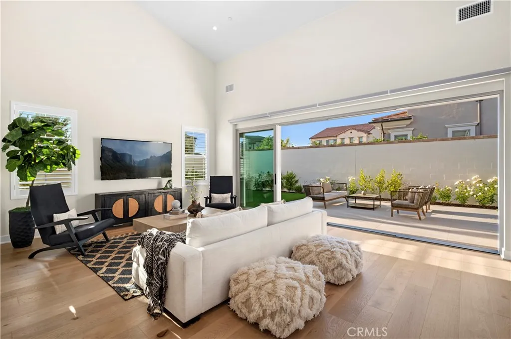 Irvine, California 92618, United States, 4 Bedrooms Bedrooms, ,5 BathroomsBathrooms,Residential,Active,171385