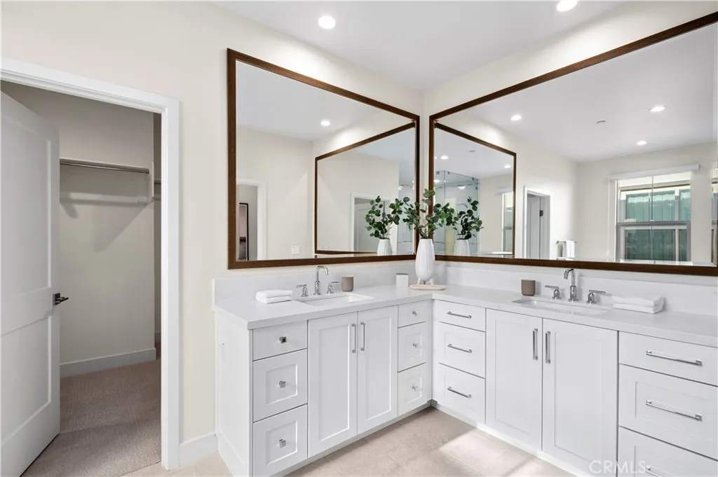 Irvine, California 92618, United States, 4 Bedrooms Bedrooms, ,5 BathroomsBathrooms,Residential,Active,171385