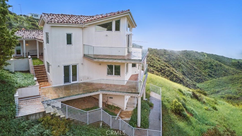 2501 Barrymore Drive