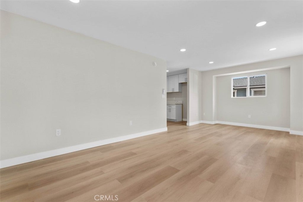 152 E Olive