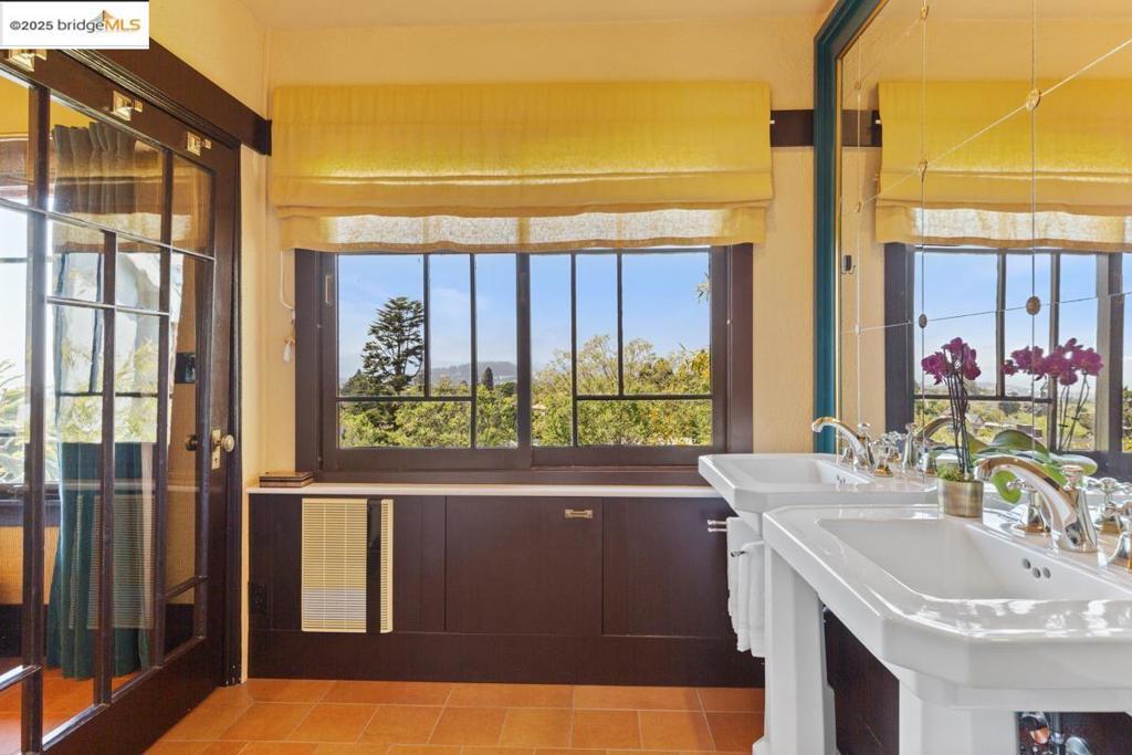 BERKELEY HILLS - Residential